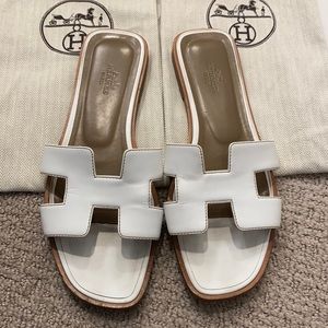 (SOLD) Authentic Hermes Oran slides in White